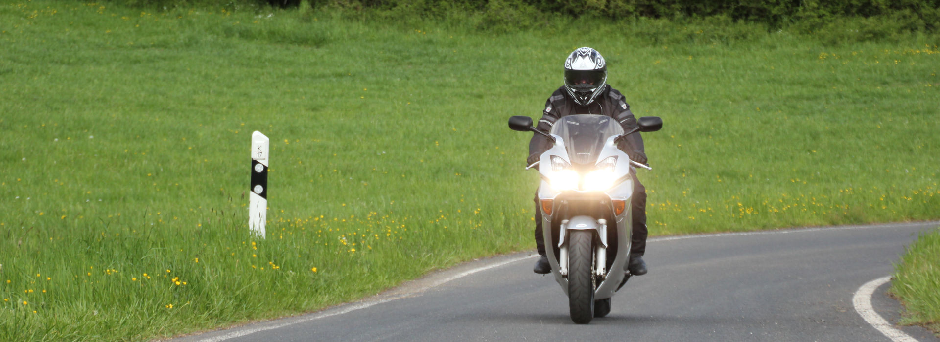 Motorrijbewijspoint Veendam examengarantie AVB en AVD